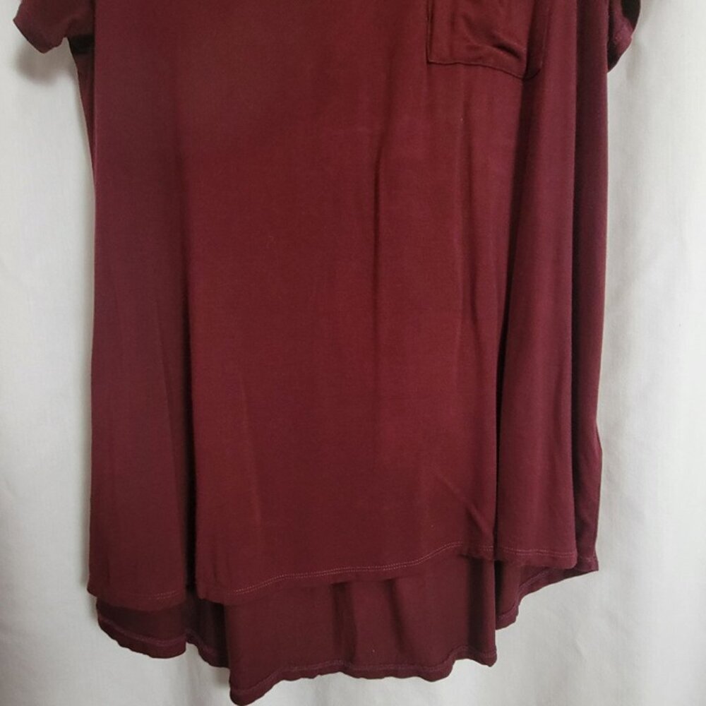 Cupio T-shirt Burgundy V-neck hi-low 1X Plus business casual stretch relaxed - Picture 3 of 10